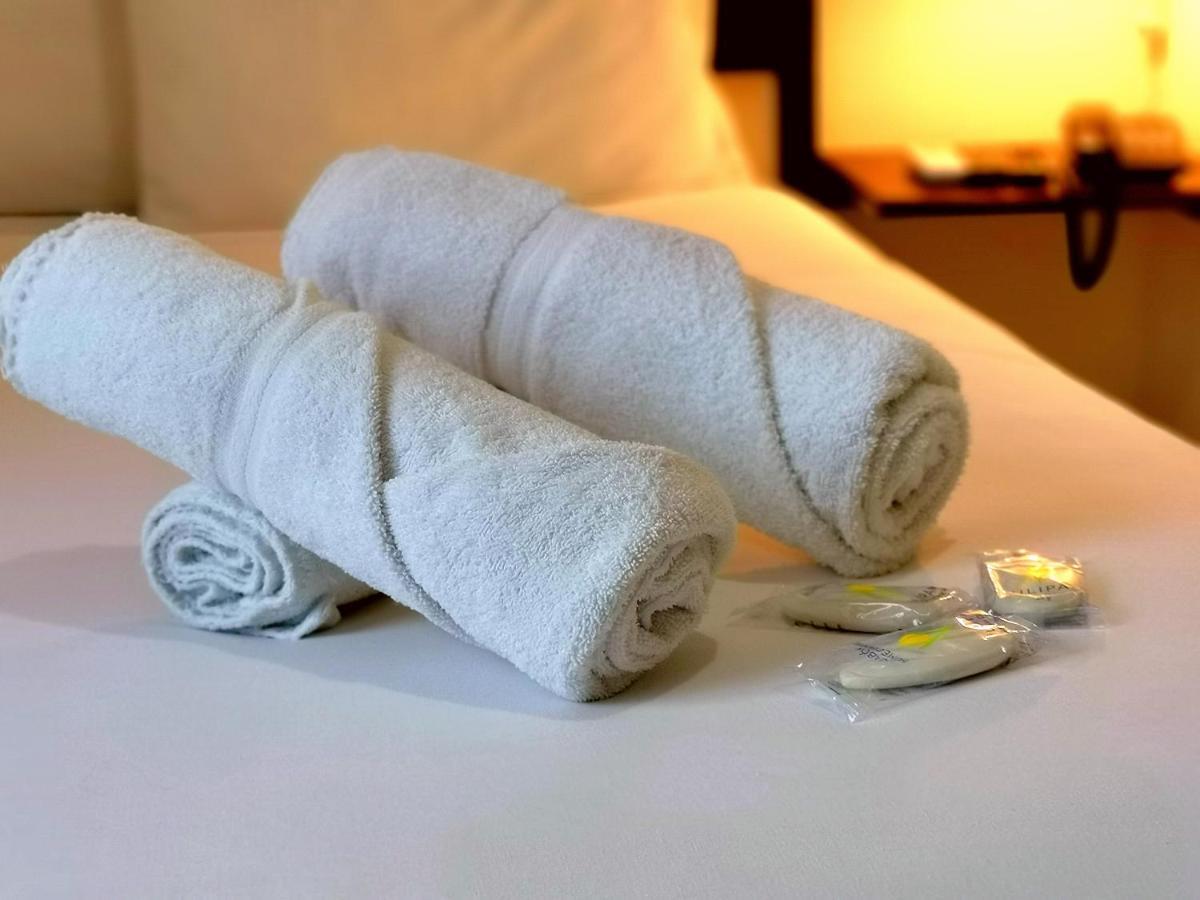 Hotel Armonia Hostal ซานซัลวาดอร์ ภายนอก รูปภาพ