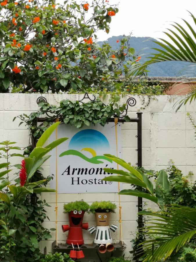 Hotel Armonia Hostal ซานซัลวาดอร์ ภายนอก รูปภาพ