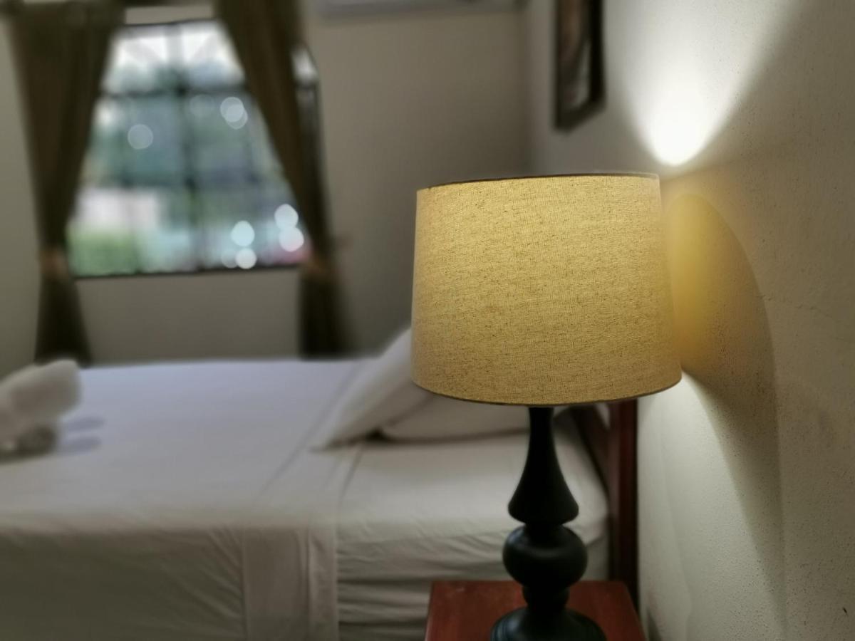 Hotel Armonia Hostal ซานซัลวาดอร์ ภายนอก รูปภาพ