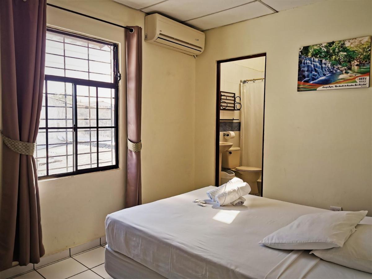 Hotel Armonia Hostal ซานซัลวาดอร์ ภายนอก รูปภาพ