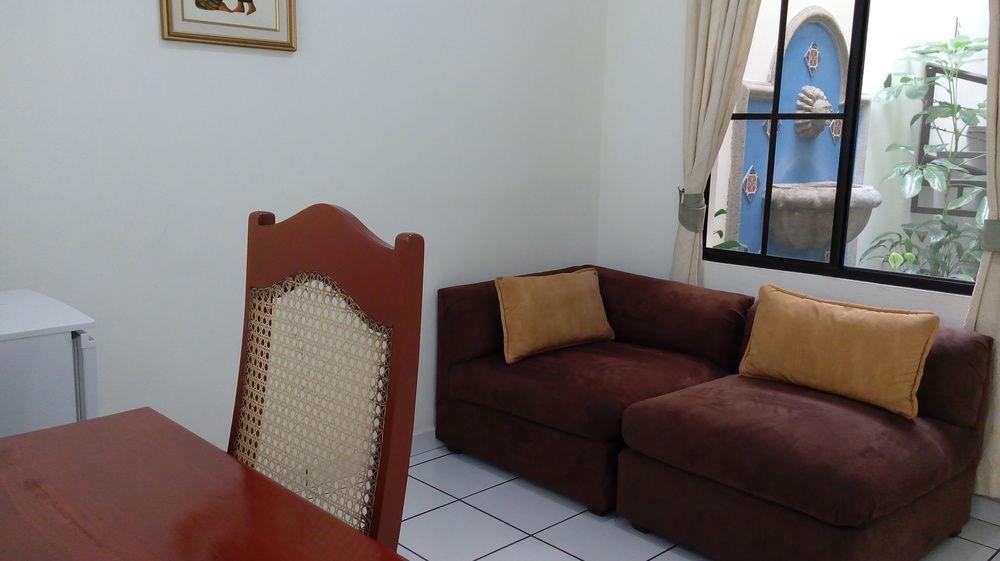 Hotel Armonia Hostal ซานซัลวาดอร์ ภายนอก รูปภาพ