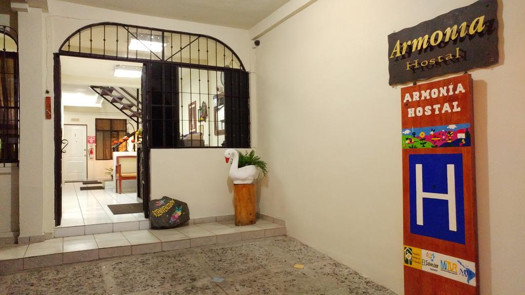 Hotel Armonia Hostal ซานซัลวาดอร์ ภายนอก รูปภาพ