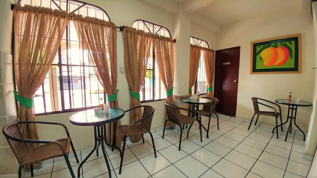 Hotel Armonia Hostal ซานซัลวาดอร์ ภายนอก รูปภาพ