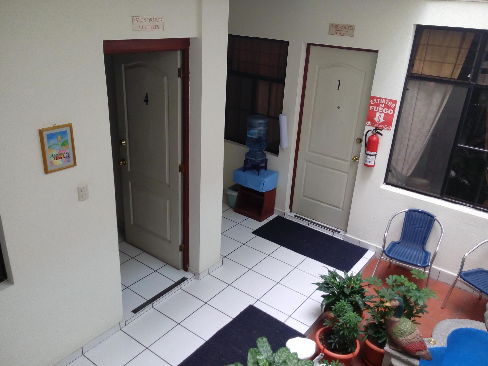 Hotel Armonia Hostal ซานซัลวาดอร์ ภายนอก รูปภาพ
