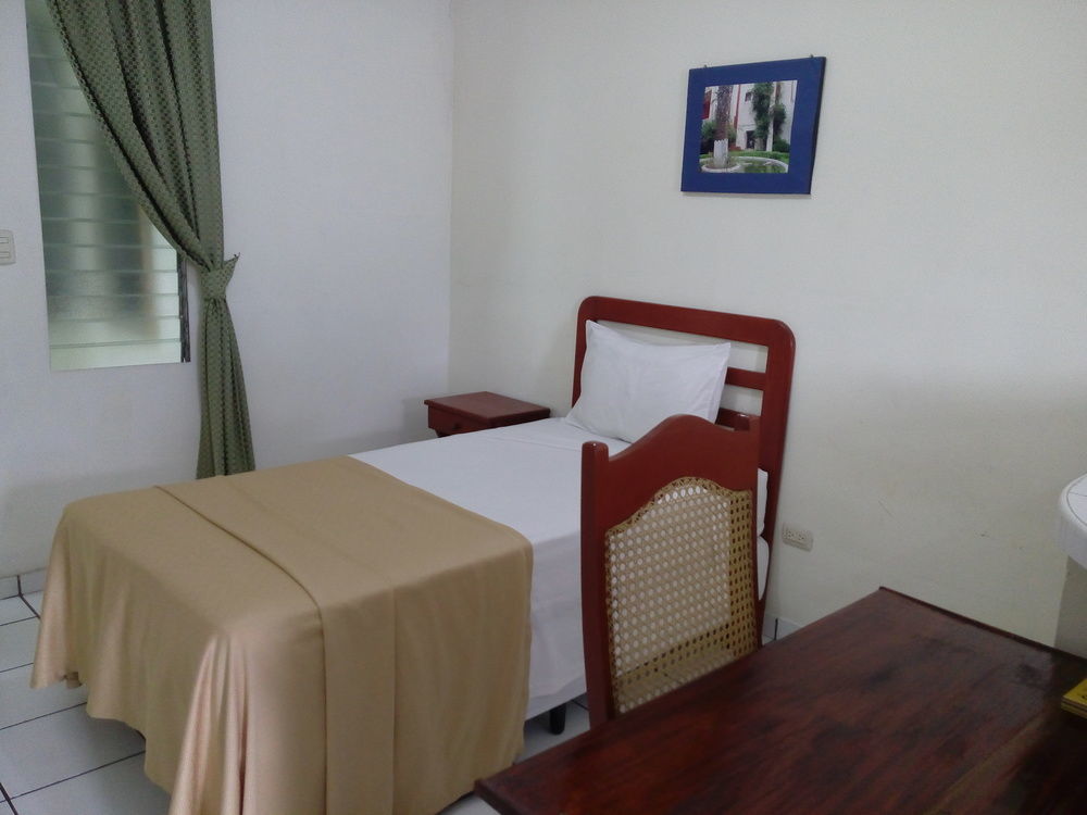 Hotel Armonia Hostal ซานซัลวาดอร์ ภายนอก รูปภาพ