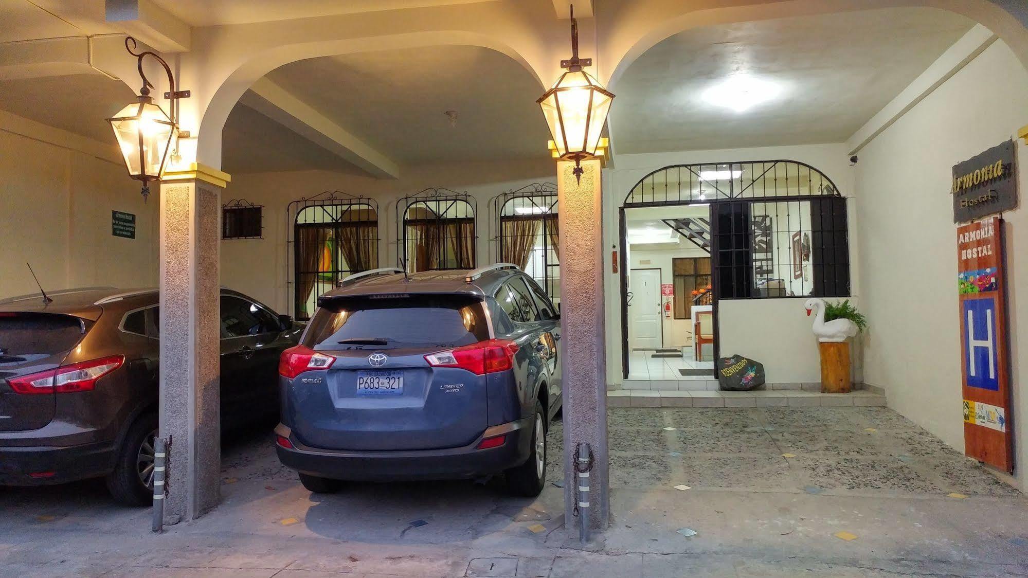 Hotel Armonia Hostal ซานซัลวาดอร์ ภายนอก รูปภาพ